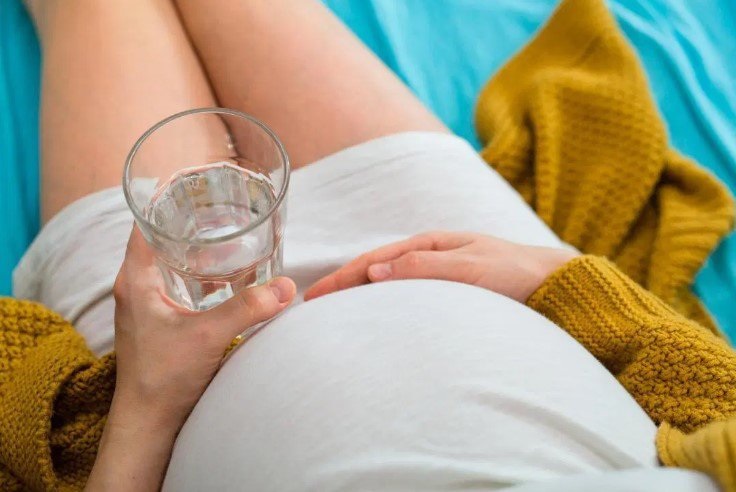 Nước khoáng có chứa chất có lợi cho sự phát triển thai nhi và tốt cho sức khoẻ của phụ nữ có thai
